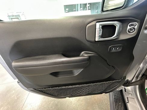 Used 2018 Jeep Wrangler Unlimited Rubicon AWD/4WD image 11