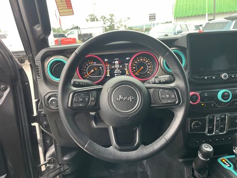 Used 2018 Jeep Wrangler Unlimited Sport S image 18