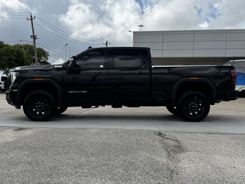 Used 2025 GMC Sierra 2500 AT4 image 7