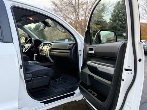 Used 2018 Toyota Tundra SR5 image 28