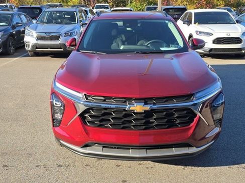 Used 2024 Chevrolet Trax LT w/ Driver Confidence Package image 11