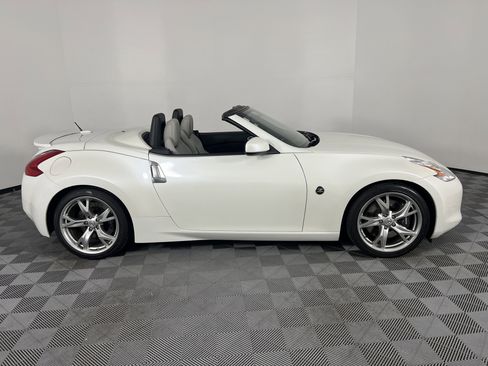 Used 2012 Nissan 370Z Touring w/ Sport Pkg image 18