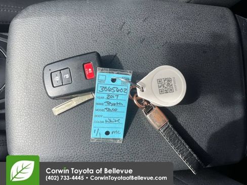 Used 2017 Toyota Tacoma TRD Off-Road w/ Tow Package (A/T) AWD/4WD image 29