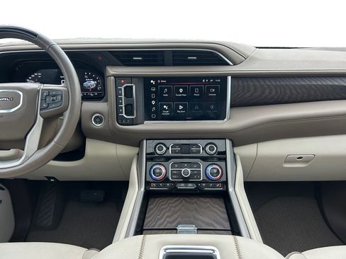 Used 2024 GMC Yukon XL Denali w/ Advanced Technology Package AWD/4WD image 13