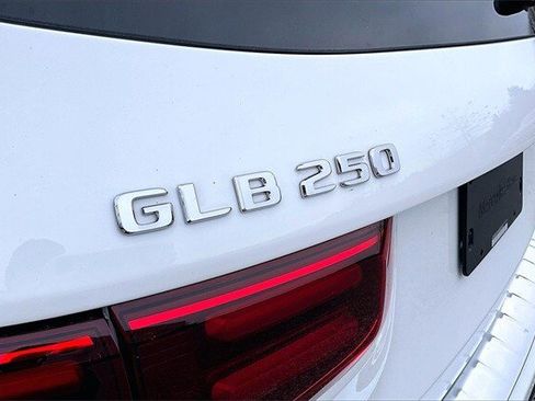 Certified 2025 Mercedes-Benz GLB 250 4MATIC image 7