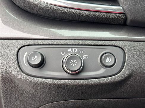 Used 2019 Buick Encore Essence image 19