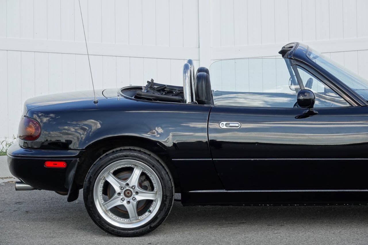 Used 1996 MAZDA MX-5 Miata RWD image 45