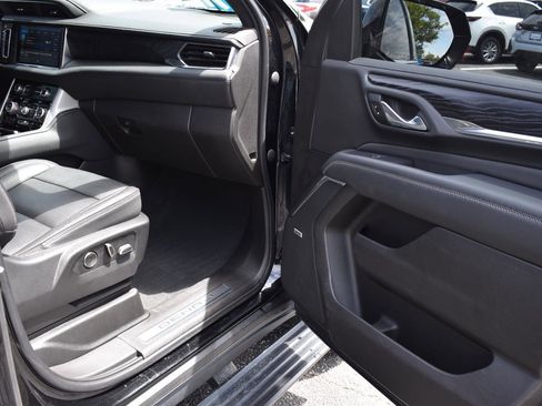 Used 2021 GMC Yukon Denali w/ Denali Ultimate Package AWD/4WD image 16