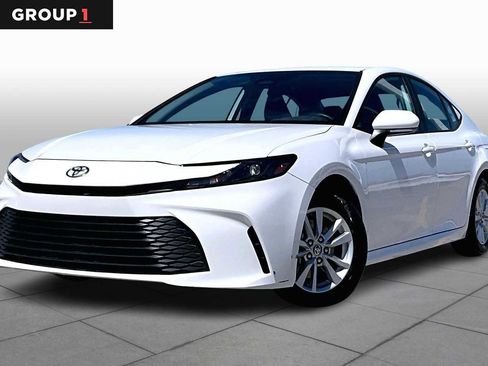 Used 2025 Toyota Camry LE FWD image 1