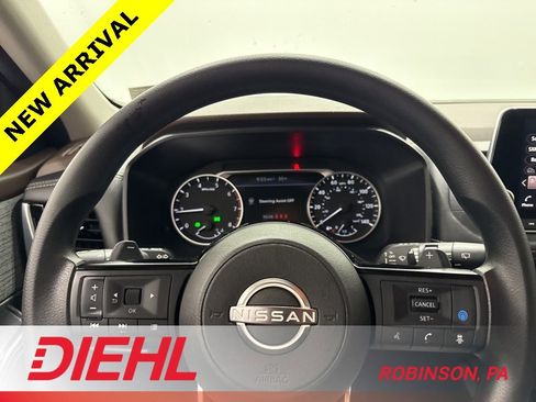 Used 2022 Nissan Rogue SV image 22