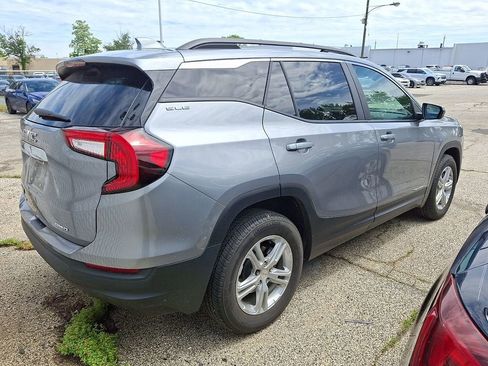 Used 2023 GMC Terrain SLE w/ Driver Convenience Package AWD/4WD image 9
