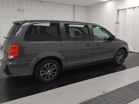 Used 2016 Dodge Grand Caravan SXT FWD image 10