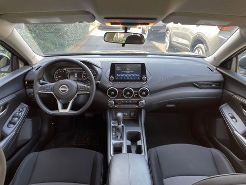 Used 2025 Nissan Sentra SV image 31