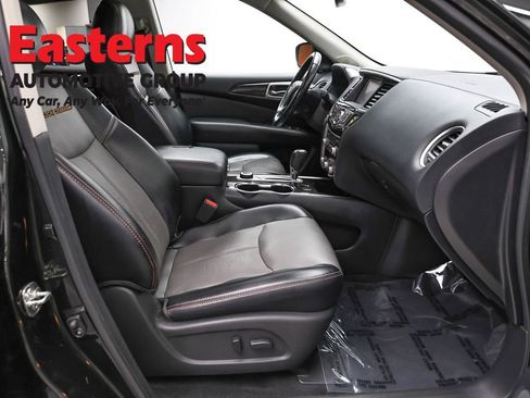 Used 2020 Nissan Pathfinder SL AWD/4WD image 28
