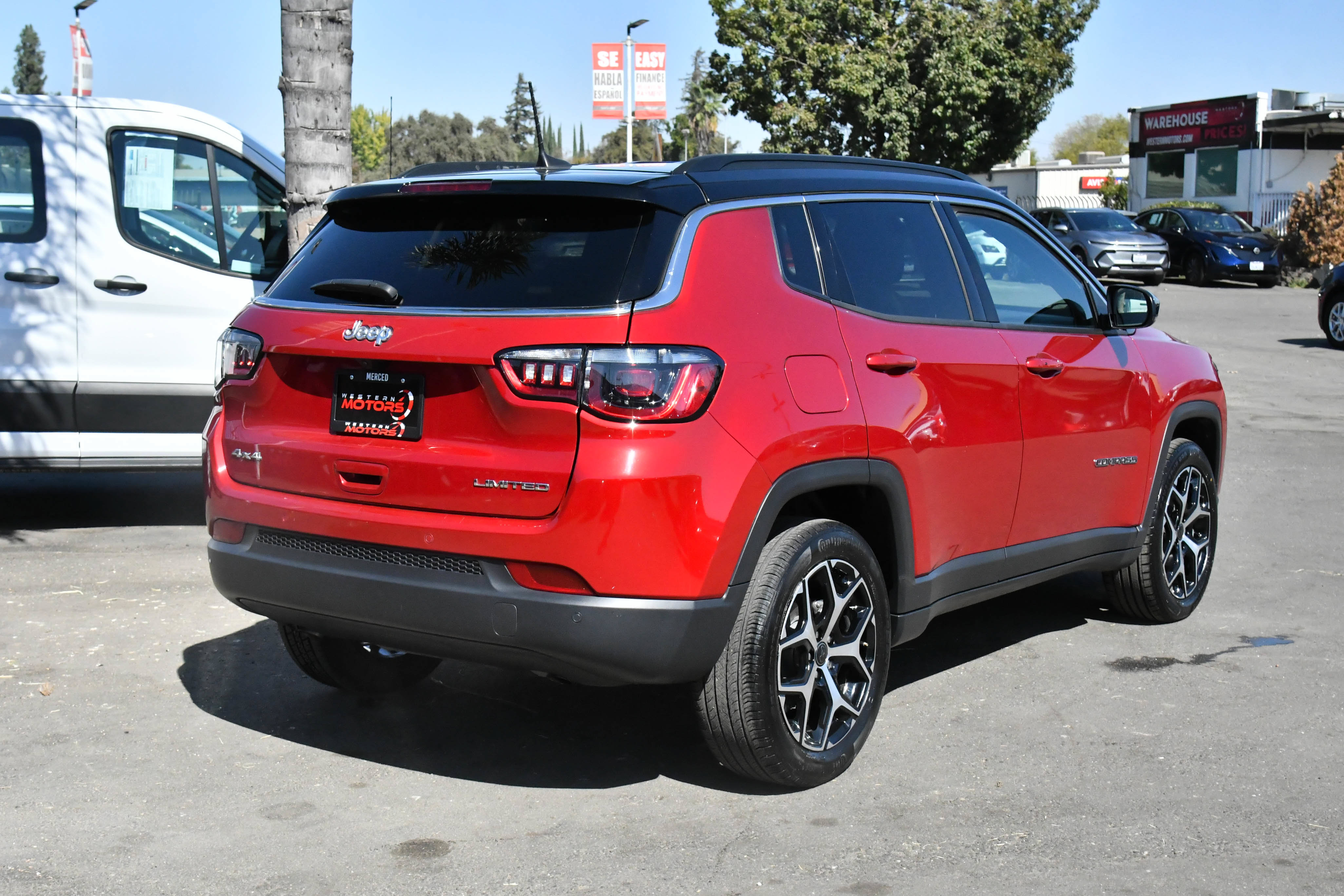 Used 2025 Jeep Compass Limited AWD/4WD image 8