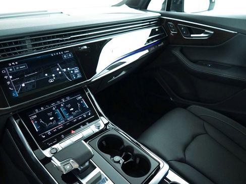New 2025 Audi Q7 3.0T Prestige image 32