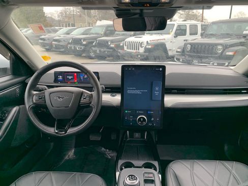 Used 2021 Ford Mustang Mach-E Select image 33