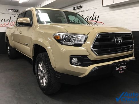 Used 2016 Toyota Tacoma SR5 w/ SR5 Appearance Package (SN) AWD/4WD image 3