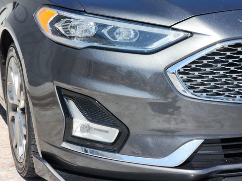 Used 2019 Ford Fusion Titanium FWD image 9