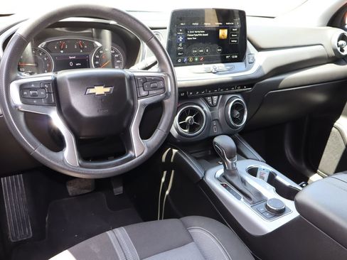 Used 2023 Chevrolet Blazer LT w/ Convenience Package FWD image 4