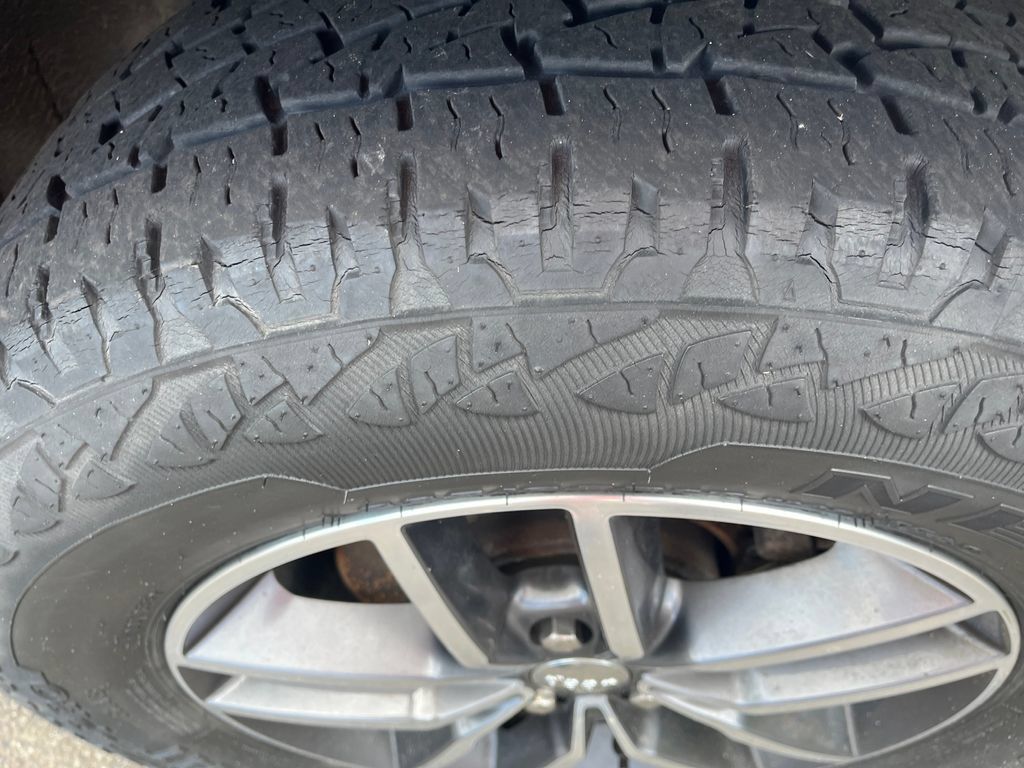 Used 2018 Jeep Grand Cherokee Limited AWD/4WD image 29