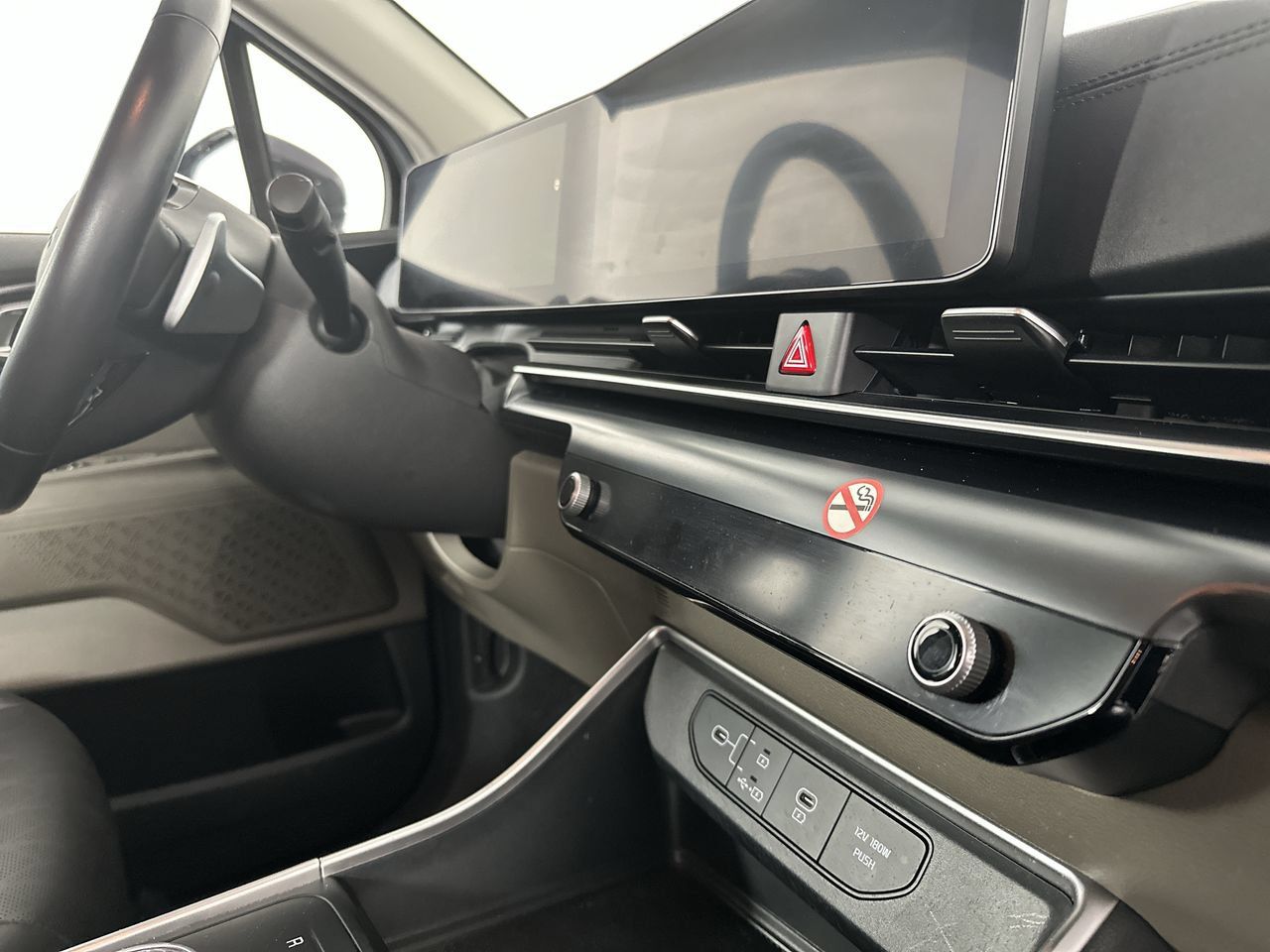 Certified 2026 Kia Carnival LXS FWD image 16