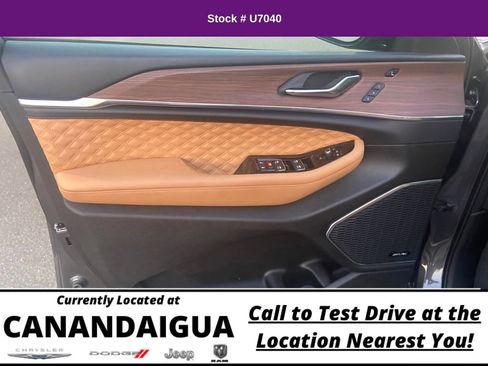 Used 2022 Jeep Grand Cherokee Summit AWD/4WD image 45