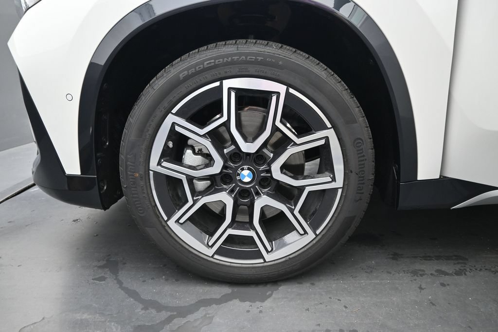 New 2026 BMW X1 xDrive28i w/ Technology Package AWD/4WD image 4