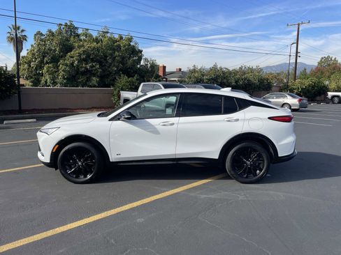 Used 2025 Buick Envista Sport Touring image 8