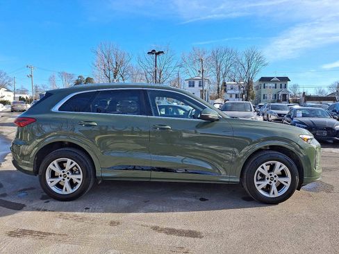 Used 2025 Audi Q5 Premium w/ Convenience Package image 24