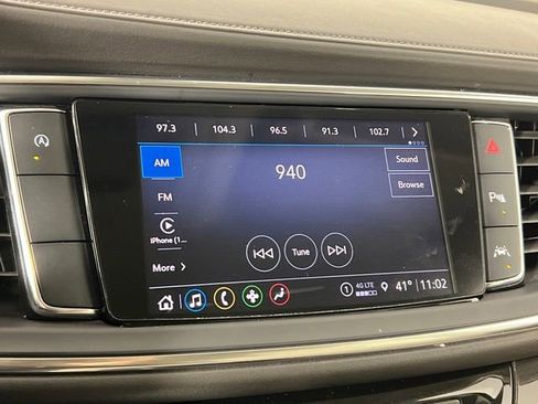 Used 2023 Buick Enclave Essence image 33