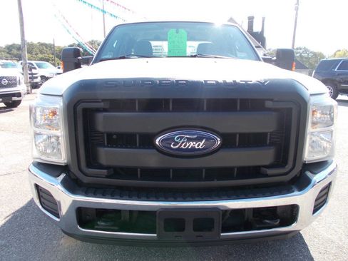 Used 2016 Ford F250 XL w/ Power Equipment Group image 2