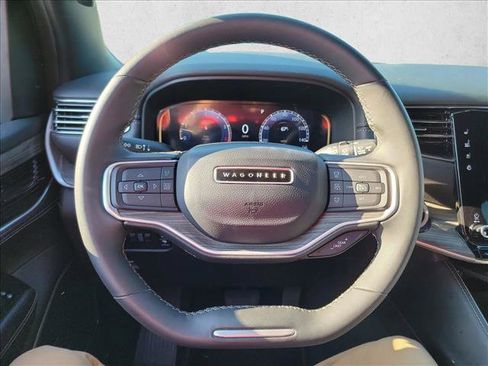 Used 2024 Jeep Wagoneer L Series II w/ Flexible Seating Group RWD image 19