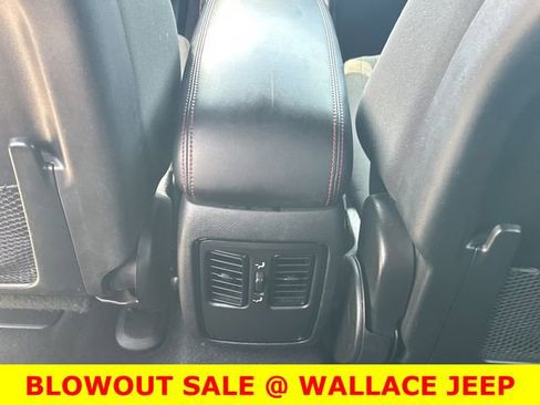 Used 2025 Dodge Durango GT RWD image 15