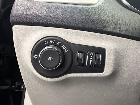 Used 2019 Jeep Compass Latitude w/ Popular Equipment Group image 30