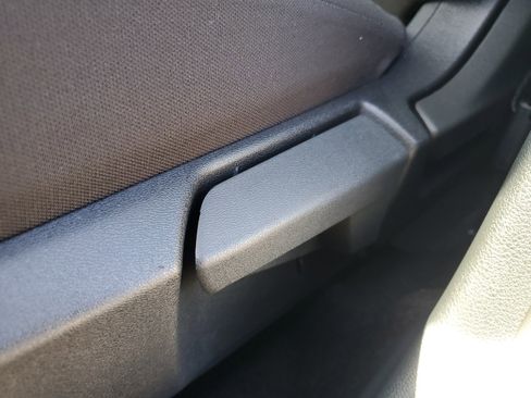 Certified 2025 Nissan Kicks S image 10