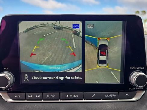 Used 2024 Nissan Sentra SR w/ SR Premium Package image 19