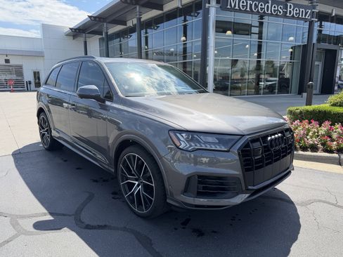 Used 2021 Audi Q7 3.0T Prestige w/ Prestige Package AWD/4WD image 33