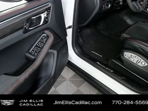 Used 2023 Porsche Macan GTS image 9