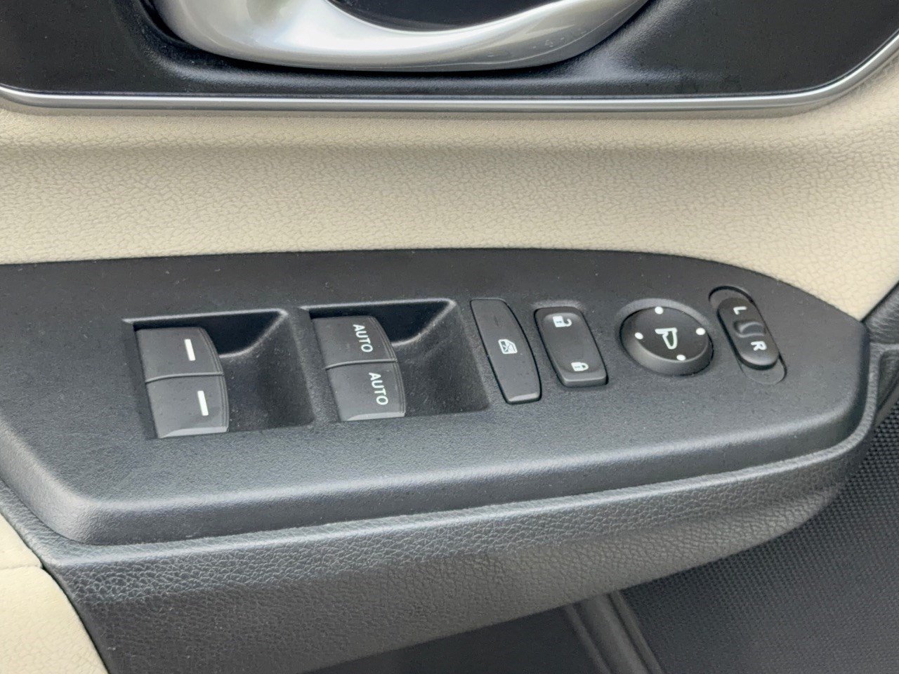 Used 2019 Honda CR-V EX image 15