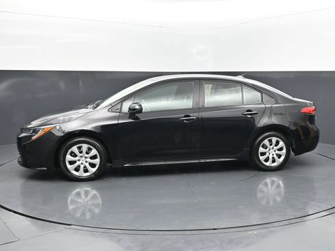 Used 2026 Toyota Corolla LE FWD image 2