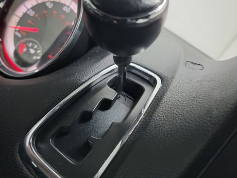 Used 2017 Dodge Grand Caravan GT FWD image 26
