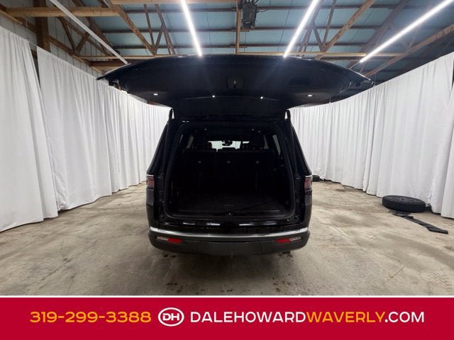 Used 2022 Jeep Wagoneer Series II w/ Rear Seat Video Group 1 AWD/4WD image 22