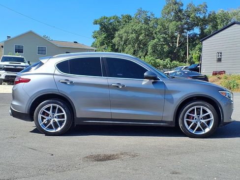 Used 2019 Alfa Romeo Stelvio Ti w/ TI Performance Package AWD/4WD image 8