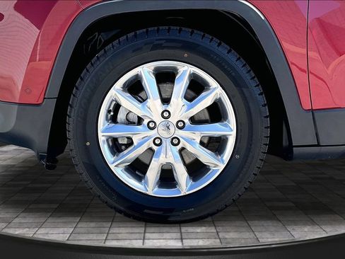 Used 2014 Jeep Cherokee Limited w/ Technology Group FWD image 31