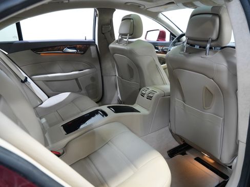 Used 2012 Mercedes-Benz CLS 63 AMG image 38