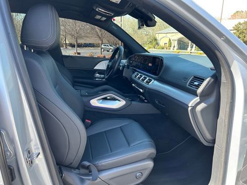 Used 2025 Mercedes-Benz GLS 450 4MATIC image 43
