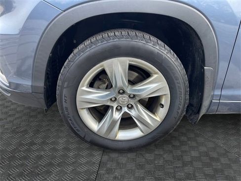 Used 2015 Toyota Highlander Limited image 14