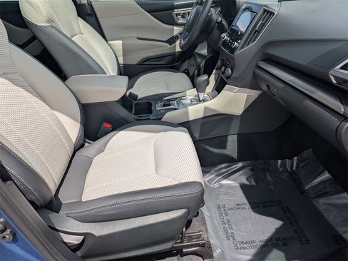 Used 2023 Subaru Forester Premium image 28