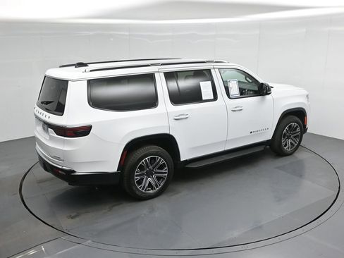 Used 2024 Jeep Wagoneer Series II w/ Flexible Seating Group image 46